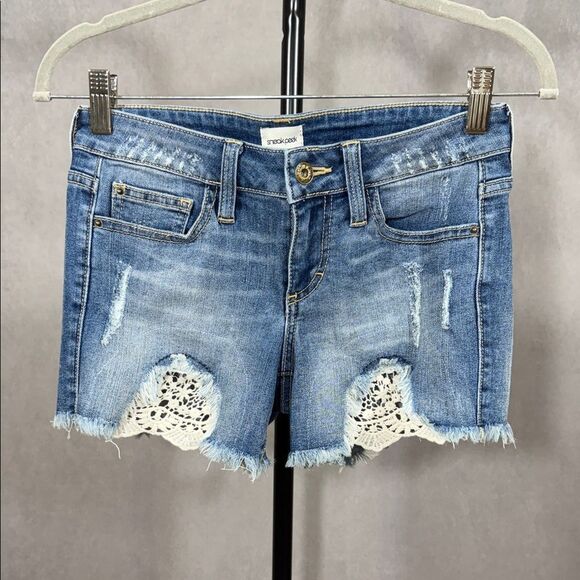 Sneak Peek Sexy Boyfriend Denim Shorts Lace Cut Out Raw Hem - Picture 1 of 7